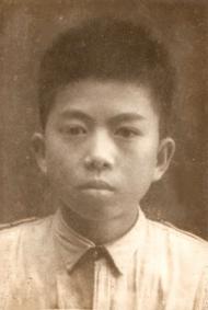 1948年于綦江县渝南中学初中就读期间