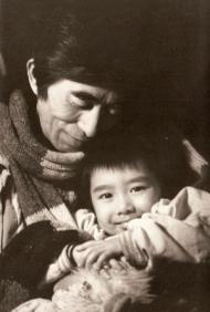 1996年与女儿摄于重庆