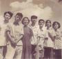 1952年于成都艺专与同学们合影