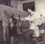 1977年创作油画《到延安去》